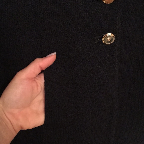 *SOLD* St John Classic Blazer - Picture 3 of 7